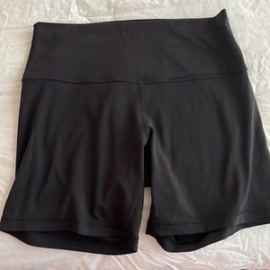 AUTHENTIC LULULEMON BLACK ALIGN SHORTS 6”